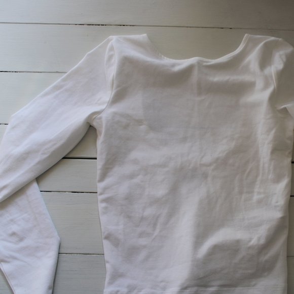 White Low Back Long Sleeve Cropped T-Shirt, Hollister - Picture 2 of 8